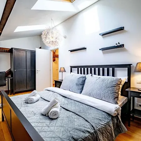 Charming Loft In Prime Location *