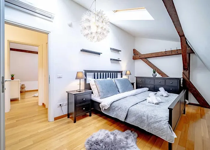 Charming Loft In Prime Location *