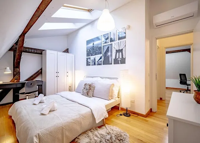 Charming Loft In Prime Location *