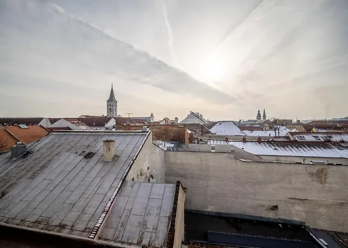 Charming Loft In Prime Location *